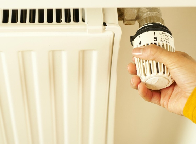 Heizungsthermostat als Symbol für hydraulischen Abgleich zur effizienten Wärmeverteilung